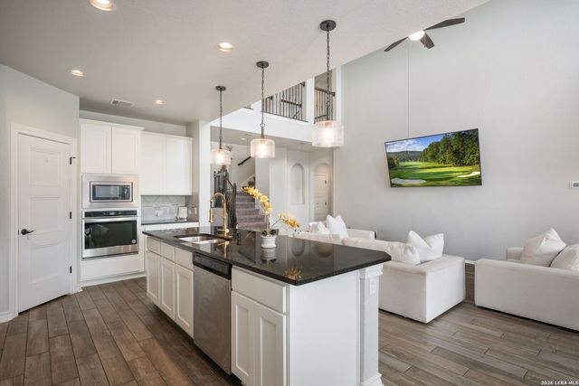 15214 Comanche Wolf, San Antonio, TX 78233