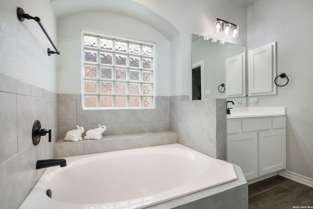 15214 Comanche Wolf, San Antonio, TX 78233