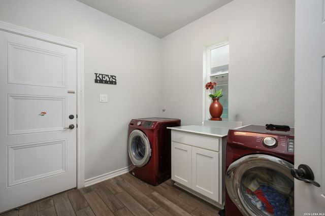 15214 Comanche Wolf, San Antonio, TX 78233