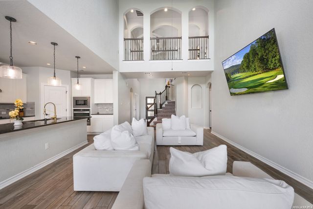 15214 Comanche Wolf, San Antonio, TX 78233