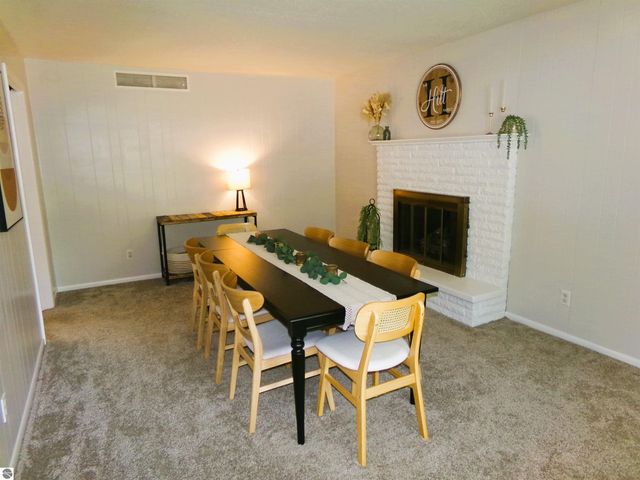 1324 E Bennett Street, Mt Pleasant, MI 48858