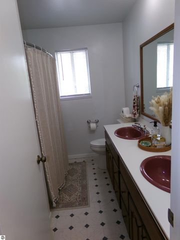 1324 E Bennett Street, Mt Pleasant, MI 48858