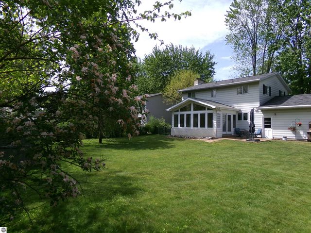 1324 E Bennett Street, Mt Pleasant, MI 48858