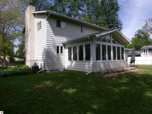 1324 E Bennett Street, Mt Pleasant, MI 48858