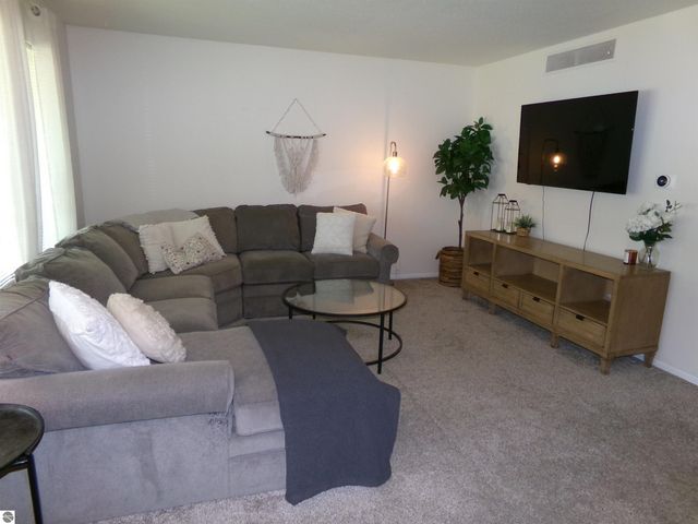 1324 E Bennett Street, Mt Pleasant, MI 48858