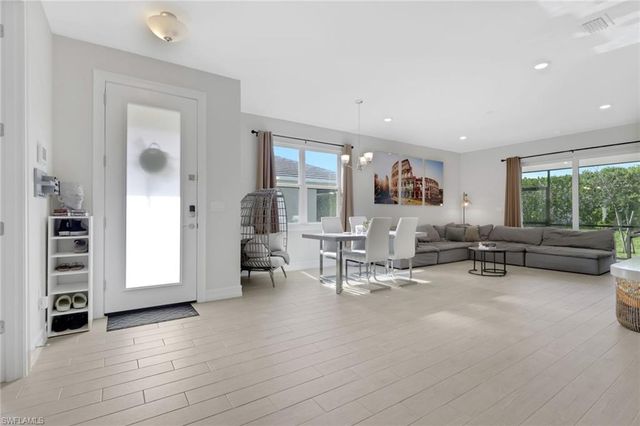 831 Enbrook LOOP, Naples, FL 34114