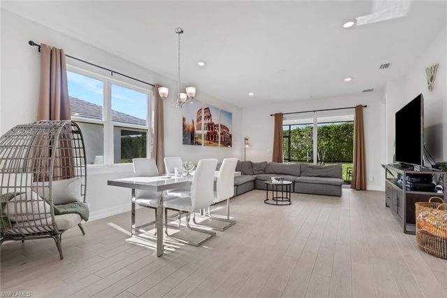 831 Enbrook LOOP, Naples, FL 34114