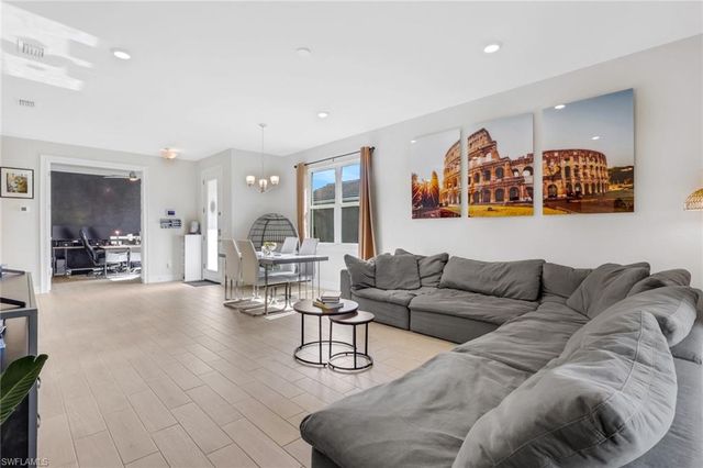 831 Enbrook LOOP, Naples, FL 34114