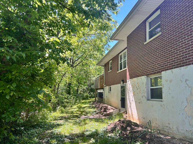 1005 Rose Circle, Park Hills, KY 41011