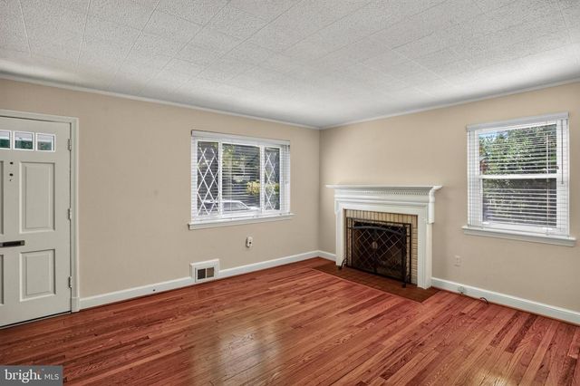 5915 RYLAND DR, Bethesda, MD 20817