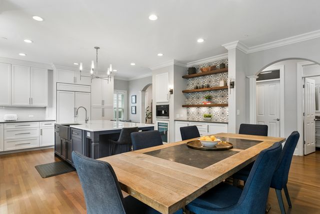 730 Highland Avenue, Barrington, IL 60010