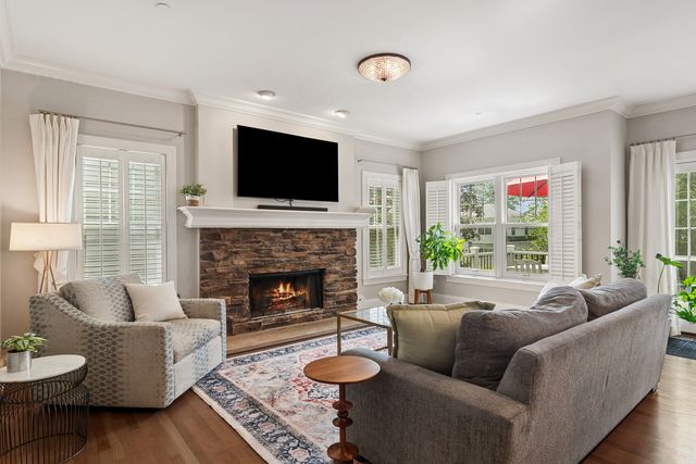 730 Highland Avenue, Barrington, IL 60010