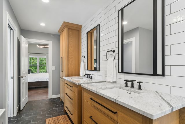 730 Highland Avenue, Barrington, IL 60010