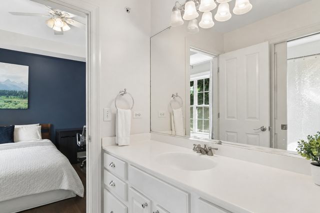 730 Highland Avenue, Barrington, IL 60010