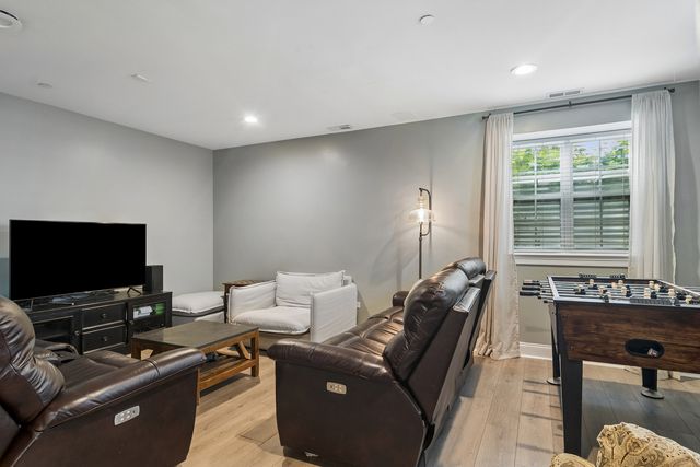 730 Highland Avenue, Barrington, IL 60010