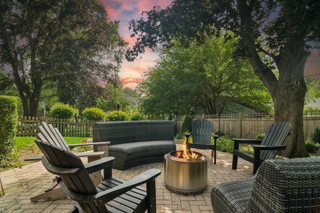 730 Highland Avenue, Barrington, IL 60010