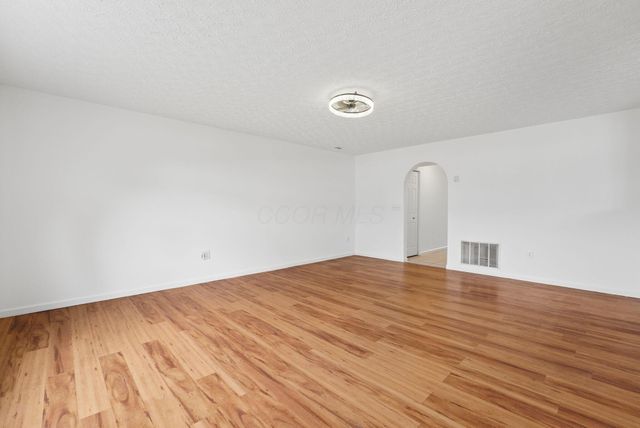 4149 Town Square Drive, Canal Winchester, OH 43110