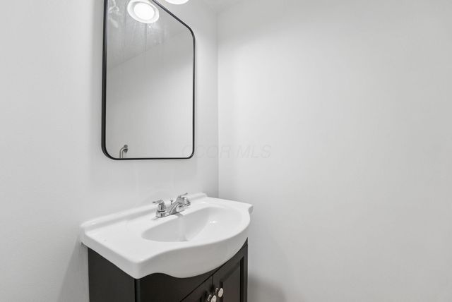 4149 Town Square Drive, Canal Winchester, OH 43110