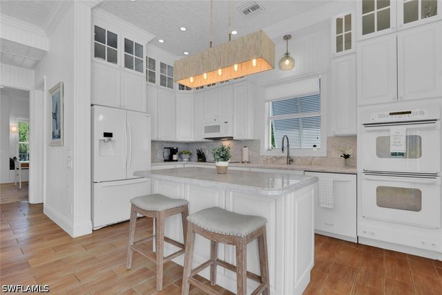 362 2nd AVE N, Naples, FL 34102