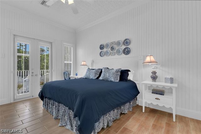 362 2nd AVE N, Naples, FL 34102
