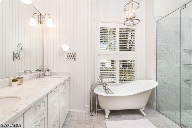 362 2nd AVE N, Naples, FL 34102