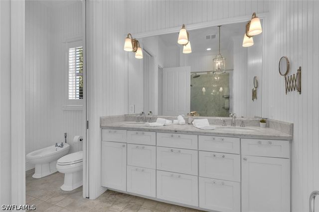 362 2nd AVE N, Naples, FL 34102