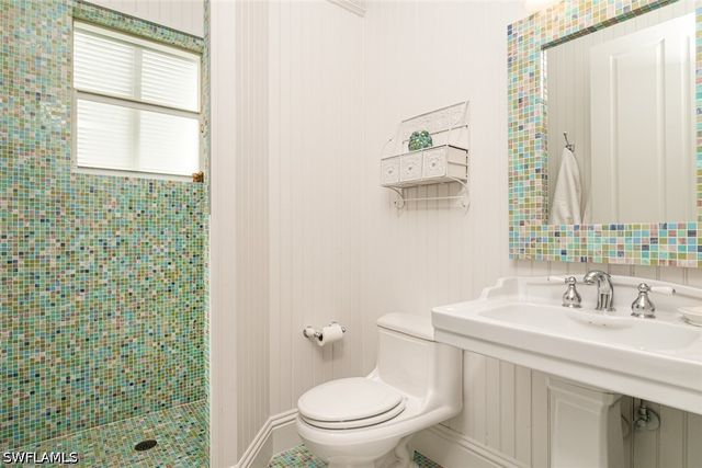 362 2nd AVE N, Naples, FL 34102