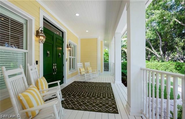 362 2nd AVE N, Naples, FL 34102