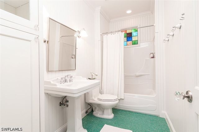 362 2nd AVE N, Naples, FL 34102