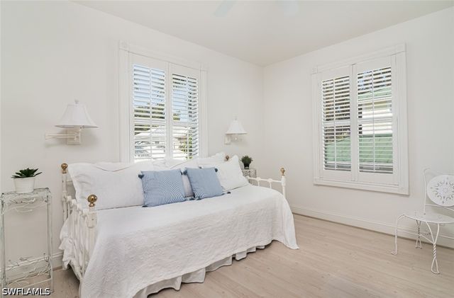 362 2nd AVE N, Naples, FL 34102
