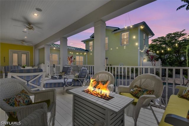 362 2nd AVE N, Naples, FL 34102