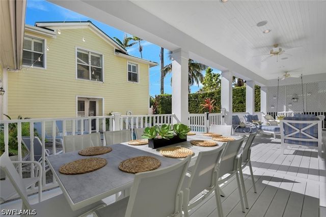 362 2nd AVE N, Naples, FL 34102