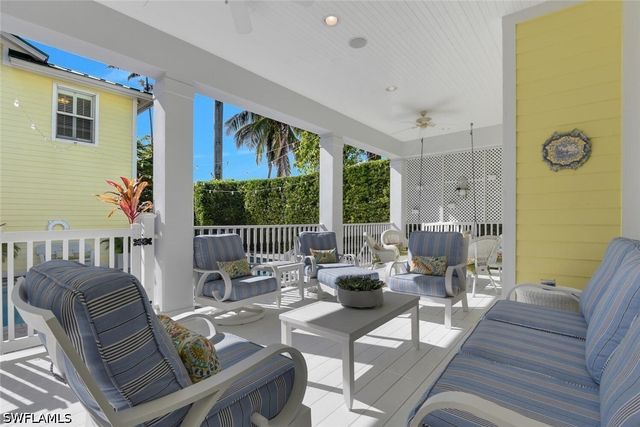 362 2nd AVE N, Naples, FL 34102