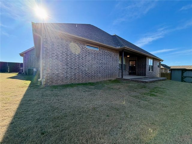 1309 W Gum Street, Rogers, AR 72758