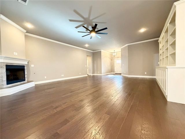 1309 W Gum Street, Rogers, AR 72758