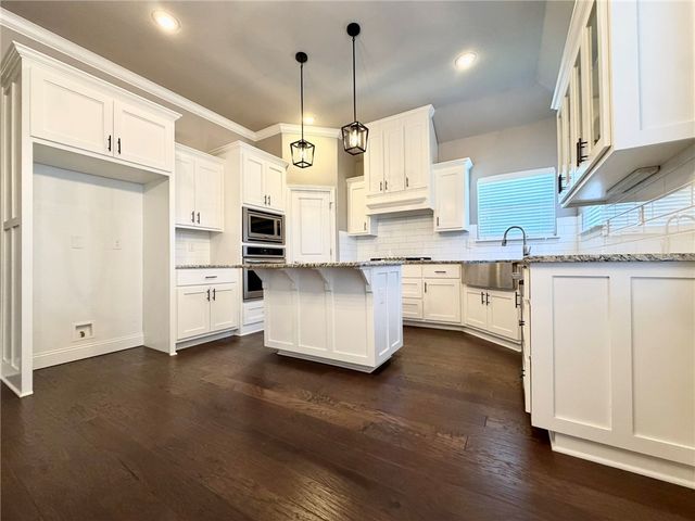 1309 W Gum Street, Rogers, AR 72758