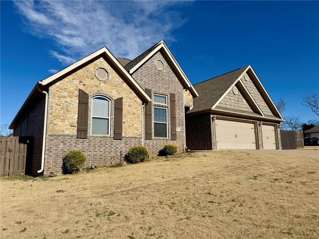 1309 W Gum Street, Rogers, AR 72758