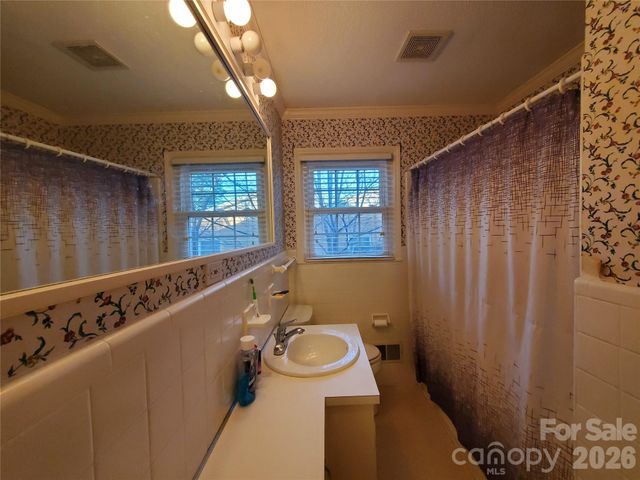 2318 Shaw Avenue, Gastonia, NC 28054