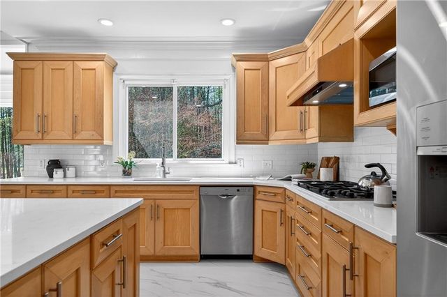 1090 Abingdon Lane, Alpharetta, GA 30022