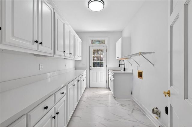 1090 Abingdon Lane, Alpharetta, GA 30022