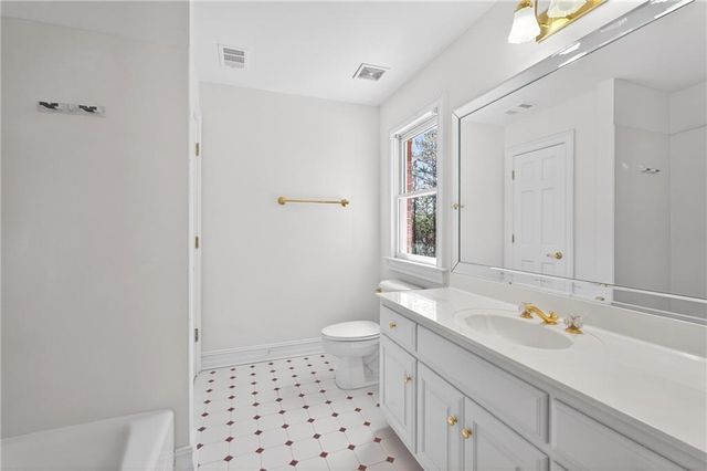 1090 Abingdon Lane, Alpharetta, GA 30022