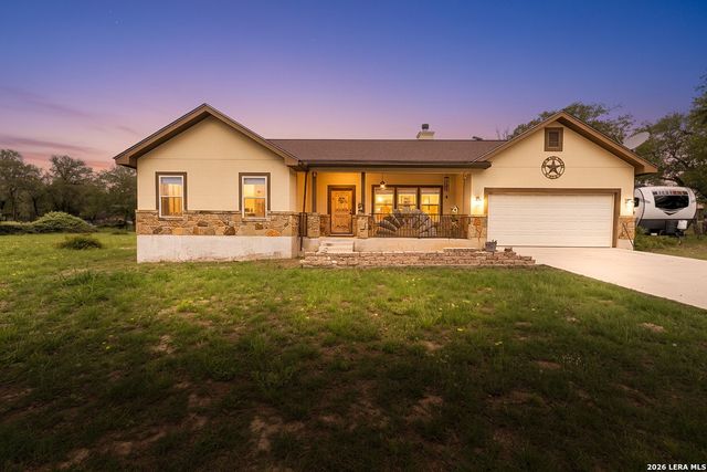 160 County Road 6874, Natalia, TX 78059