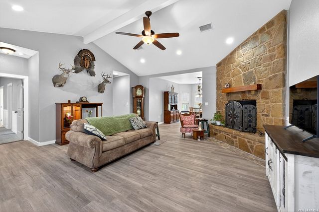 160 County Road 6874, Natalia, TX 78059