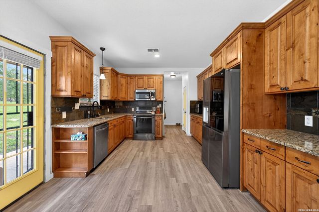 160 County Road 6874, Natalia, TX 78059