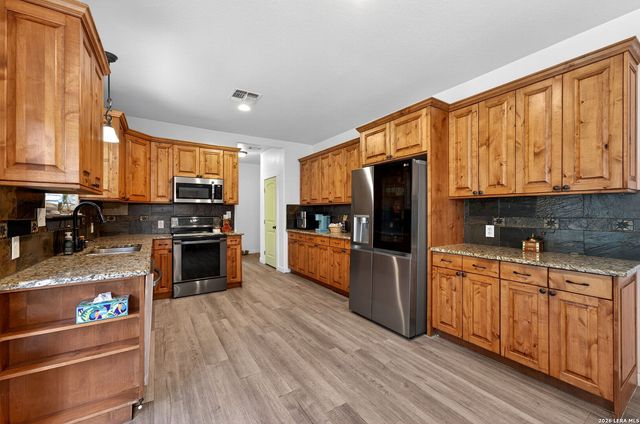 160 County Road 6874, Natalia, TX 78059