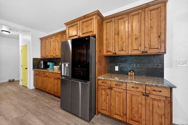 160 County Road 6874, Natalia, TX 78059