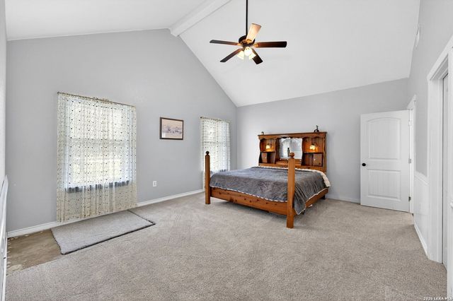 160 County Road 6874, Natalia, TX 78059