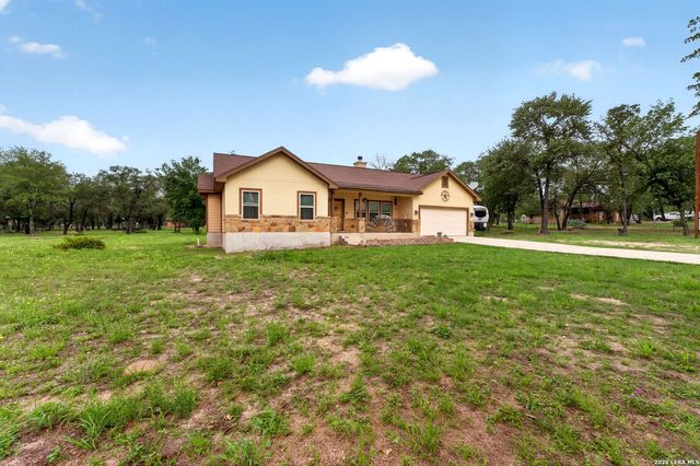 160 County Road 6874, Natalia, TX 78059