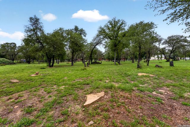160 County Road 6874, Natalia, TX 78059