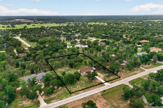 160 County Road 6874, Natalia, TX 78059